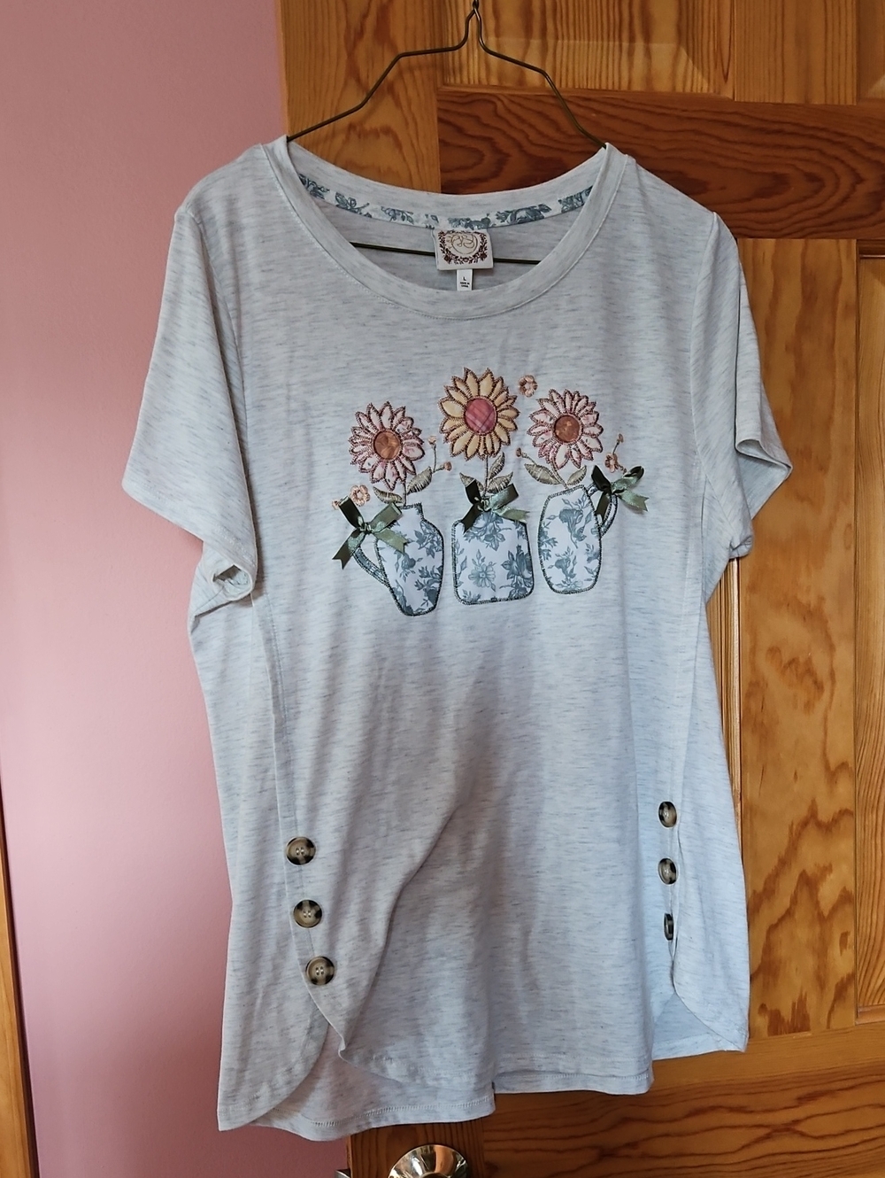 Light Gray Floral Sunflower Short Sleeve Tee with Side Button Detail